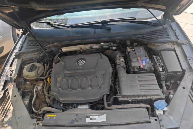 Used Volkswagen Magotan 2019 330TSI DSG Leading Edition China V Standard Engine Bay
