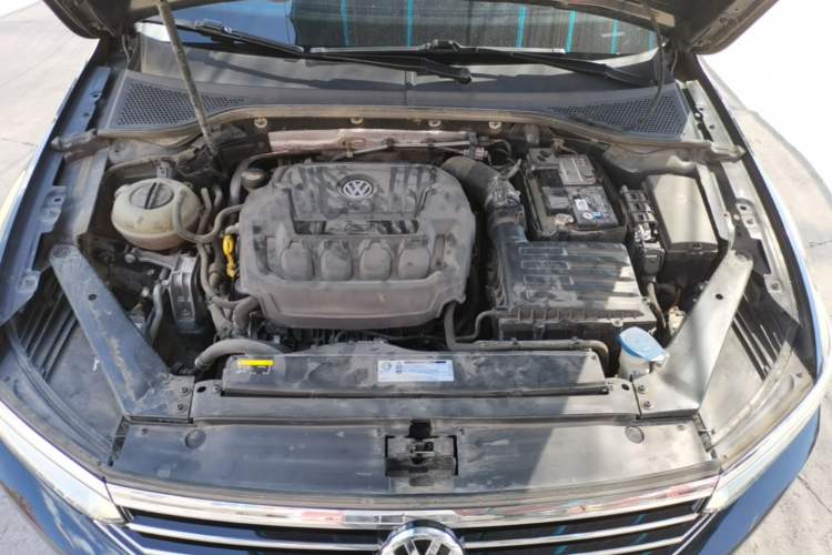Used Volkswagen Magotan 2019 330TSI DSG Luxury Model China V Standard Engine Bay