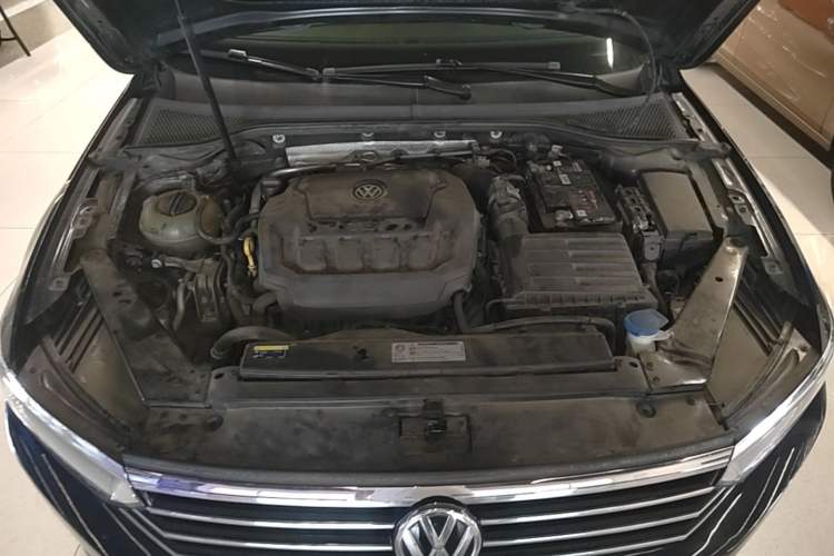 Used Volkswagen Magotan 2019 330TSI DSG Leading Edition China V Standard Engine Bay