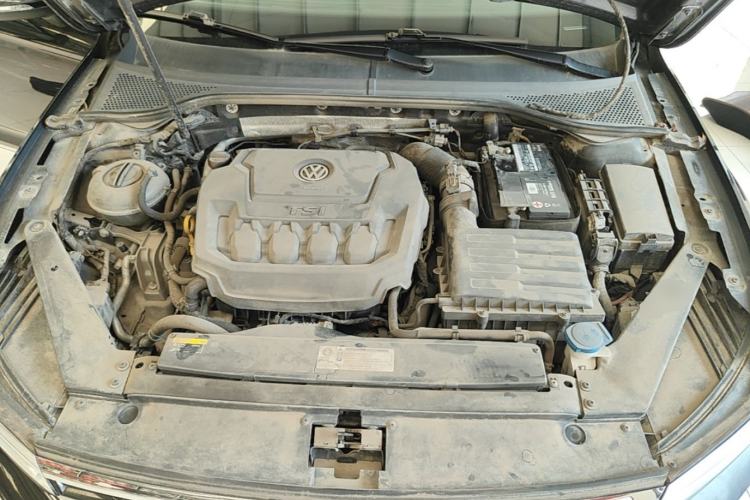 Used Volkswagen Magotan 2019 330TSI DSG Luxury Model China V Standard Engine Bay