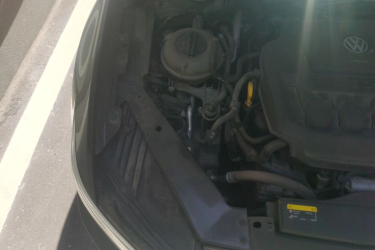 Used Volkswagen Magotan 2019 330TSI DSG Leading Model China VI Standard Engine Bay Right