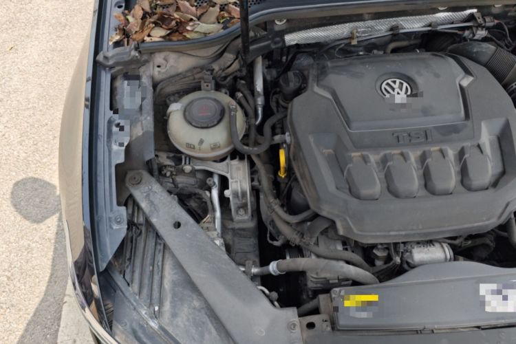 Used Volkswagen Magotan 2019 330TSI DSG Luxury Version China VI Standard Engine Bay Right
