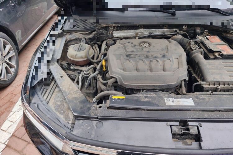 Used Volkswagen Magotan 2019 330TSI DSG Leading Model China VI Standard Engine Bay Right