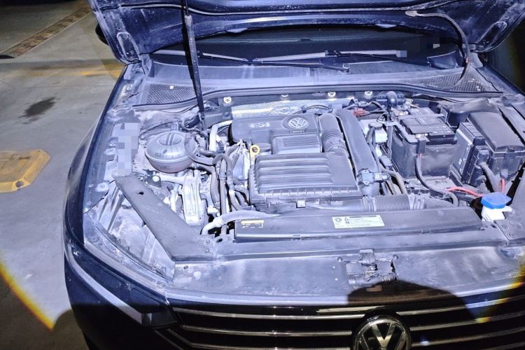 Used Volkswagen Magotan 2019 280TSI DSG Comfort Model China V Standard Engine Bay Right