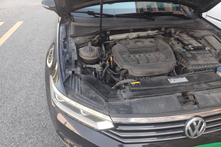 Used Volkswagen Magotan 2019 330TSI DSG Luxury Model China V Standard Engine Bay Right