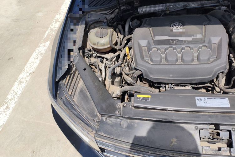 Used Volkswagen Magotan 2019 330TSI DSG Luxury Version China VI Standard Engine Bay Right
