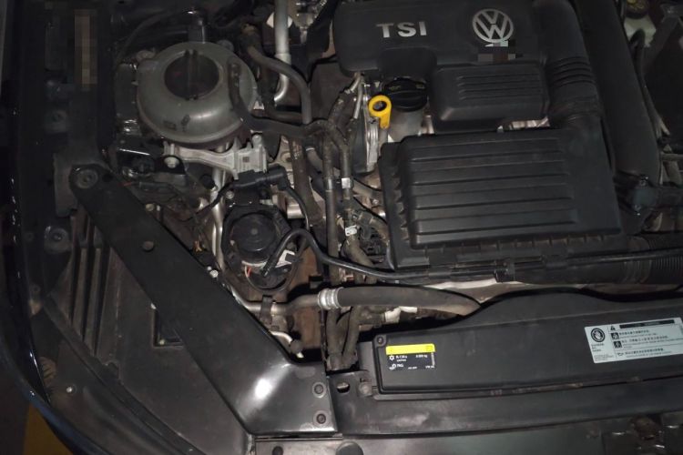 Used Volkswagen Magotan 2019 280TSI DSG Comfort Model China VI Standard Engine Bay Right