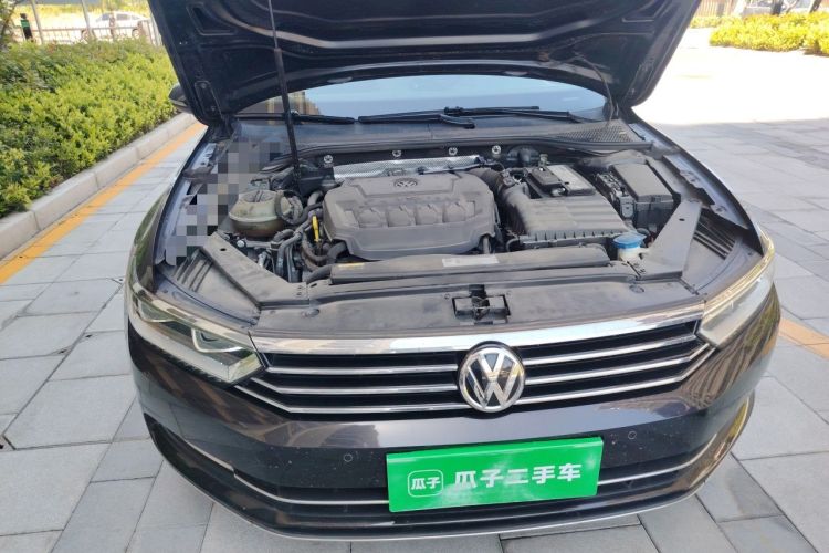Used Volkswagen Magotan 2019 330TSI DSG Leading Model China VI Standard Engine Bay Right