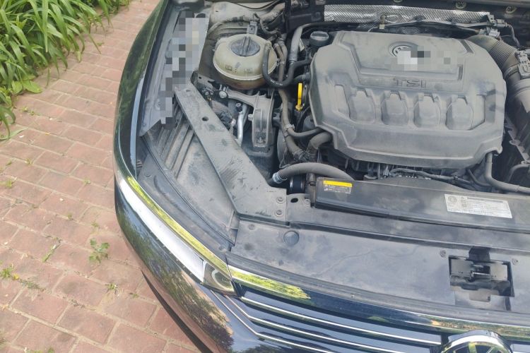 Used Volkswagen Magotan 2019 330TSI DSG Leading Model China VI Standard Engine Bay Right