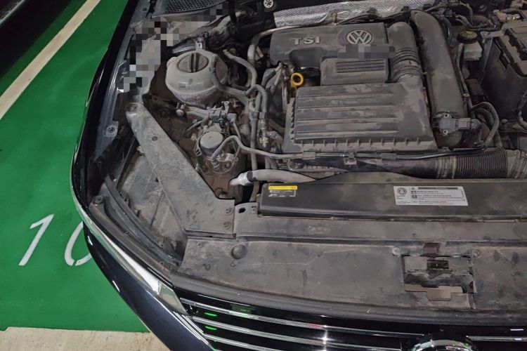 Used Volkswagen Magotan 2019 280TSI DSG Comfort Model China VI Standard Engine Bay Right