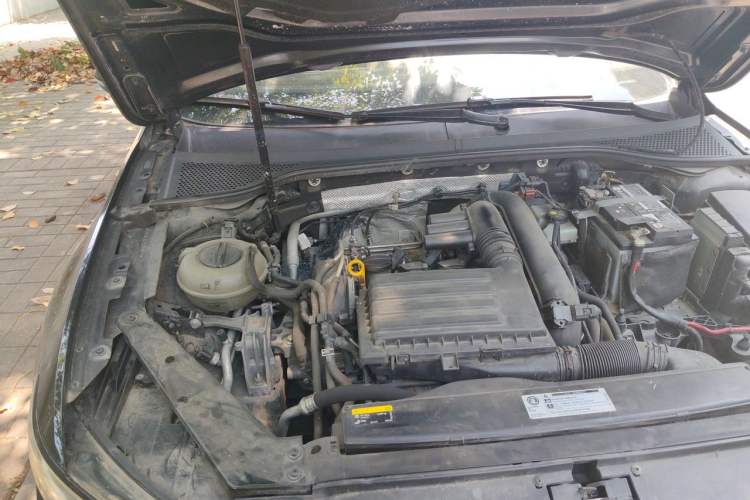 Used Volkswagen Magotan 2019 280TSI DSG Comfort Model China V Standard Engine Bay Right