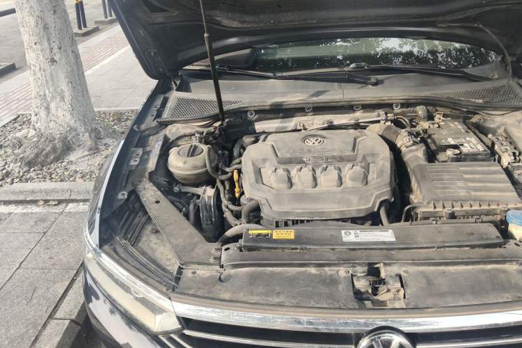 Used Volkswagen Magotan 2019 330TSI DSG Leading Edition China V Standard Engine Bay Right
