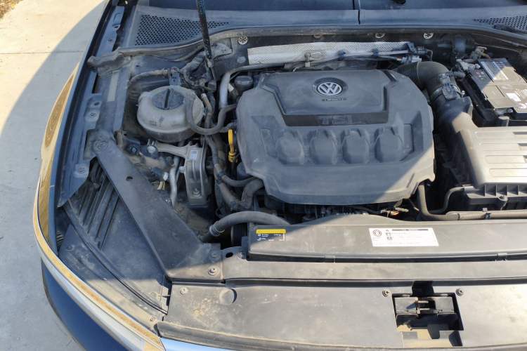 Used Volkswagen Magotan 2019 330TSI DSG Luxury Model China V Standard Engine Bay Right