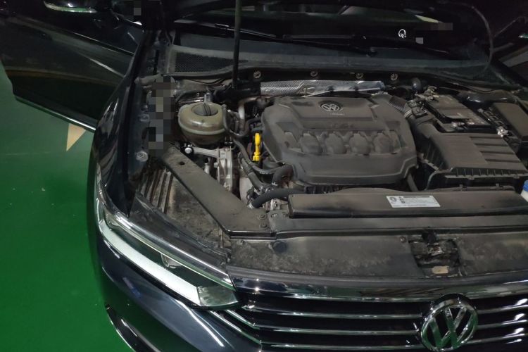Used Volkswagen Magotan 2019 330TSI DSG Leading Edition China V Standard Engine Bay Right