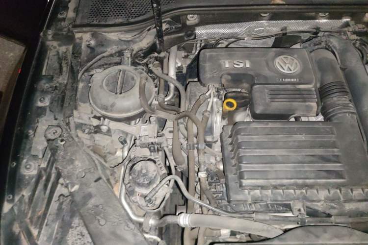 Used Volkswagen Magotan 2019 280TSI DSG Comfort Model China VI Standard Engine Bay Right