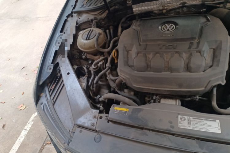 Used Volkswagen Magotan 2019 330TSI DSG Luxury Version China VI Standard Engine Bay Right