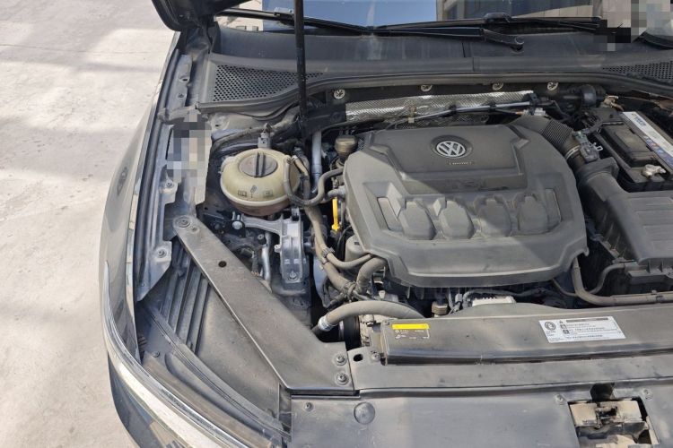 Used Volkswagen Magotan 2019 330TSI DSG Luxury Version China VI Standard Engine Bay Right