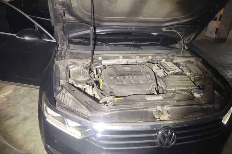 Used Volkswagen Magotan 2019 330TSI DSG Leading Model China VI Standard Engine Bay Right