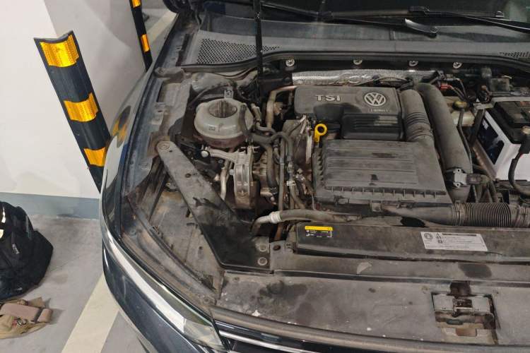 Used Volkswagen Magotan 2019 280TSI DSG Comfort Model China V Standard Engine Bay Right
