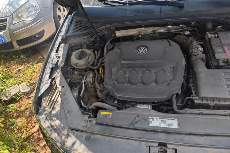 Used Volkswagen Magotan 2019 330TSI DSG Leading Edition China V Standard Engine Bay Right