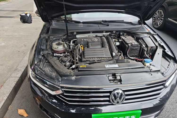 Used Volkswagen Magotan 2019 280TSI DSG Leading Model China VI Standard Engine Bay Right