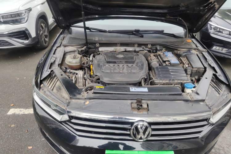 Used Volkswagen Magotan 2019 330TSI DSG Luxury Model China V Standard Engine Bay Right