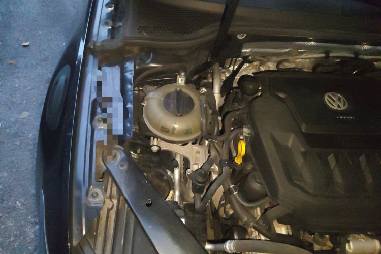 Used Volkswagen Magotan 2019 330TSI DSG Luxury Version China VI Standard Engine Bay Right