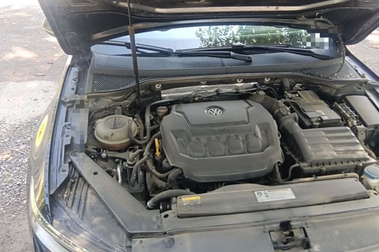 Used Volkswagen Magotan 2019 330TSI DSG Luxury Version China VI Standard Engine Bay Right