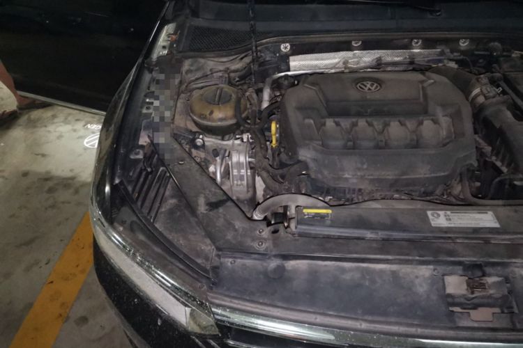 Used Volkswagen Magotan 2019 330TSI DSG Leading Model China VI Standard Engine Bay Right