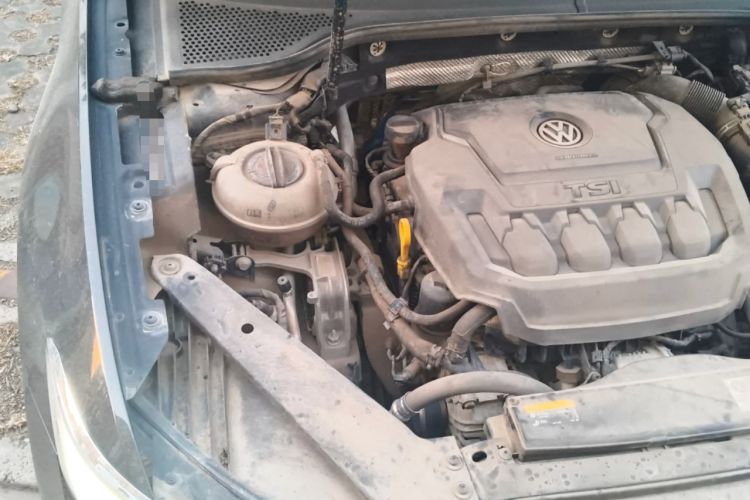 Used Volkswagen Magotan 2019 330TSI DSG Leading Edition China V Standard Engine Bay Right