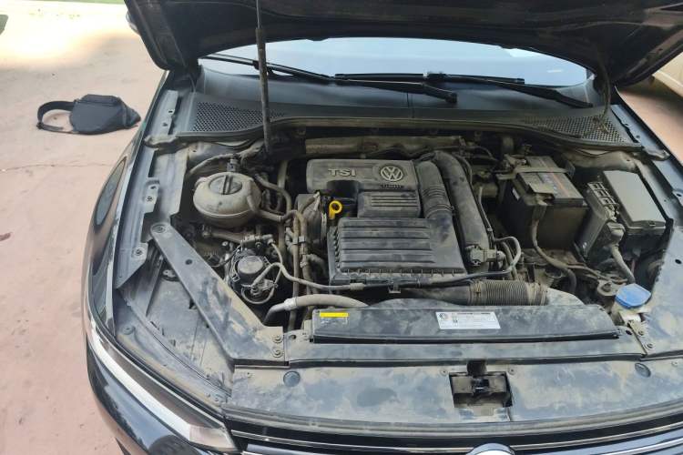 Used Volkswagen Magotan 2019 280TSI DSG Comfort Model China VI Standard Engine Bay Right