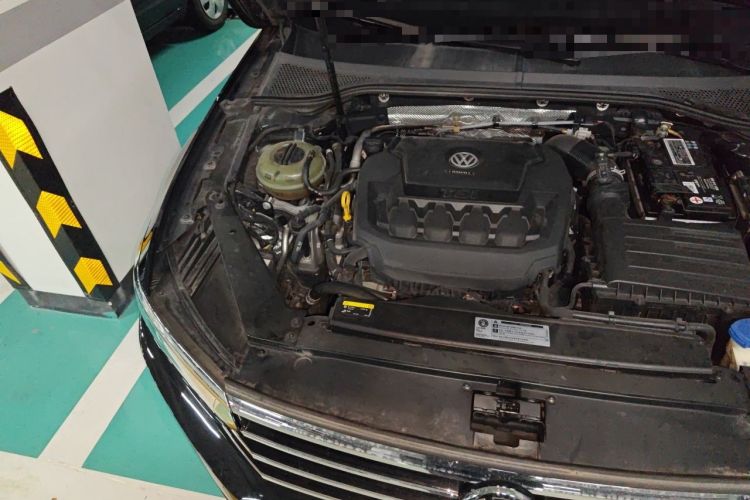 Used Volkswagen Magotan 2019 330TSI DSG Luxury Version China VI Standard Engine Bay Right