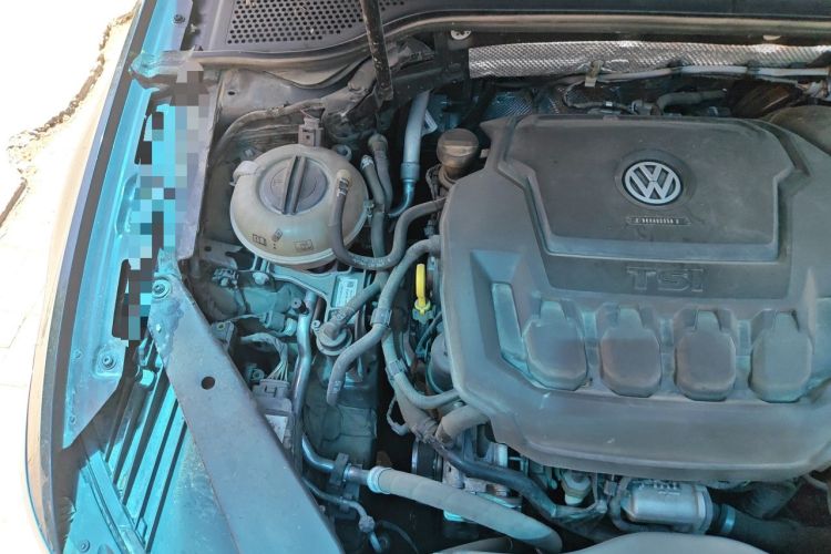 Used Volkswagen Magotan 2019 330TSI DSG Luxury Version China VI Standard Engine Bay Right