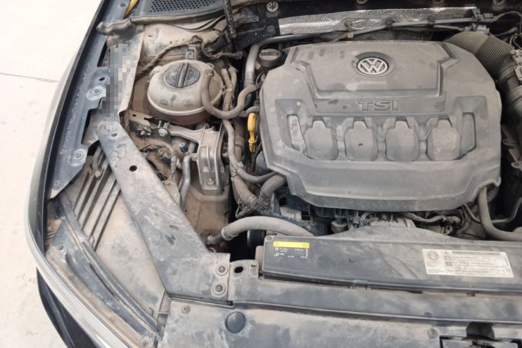 Used Volkswagen Magotan 2019 330TSI DSG Leading Edition China V Standard Engine Bay Right