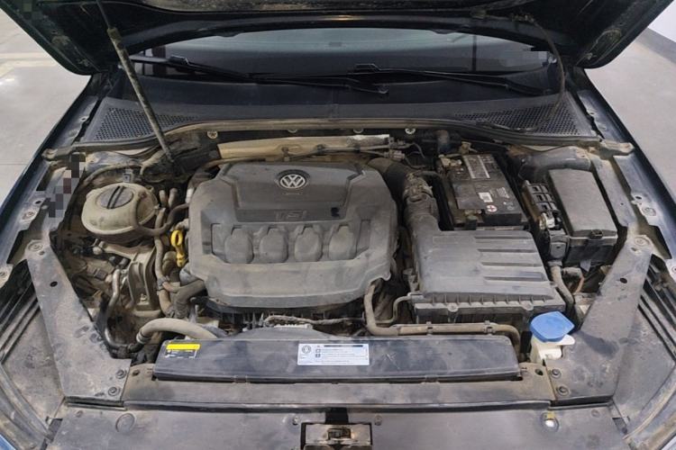 Used Volkswagen Magotan 2019 330TSI DSG Luxury Model China V Standard Engine Bay