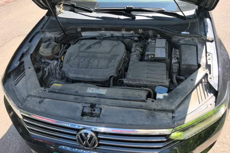 Used Volkswagen Magotan 2019 330TSI DSG Leading Edition China V Standard Engine Bay