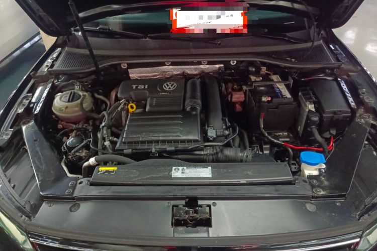 Used Volkswagen Magotan 2019 280TSI DSG Comfort Model China VI Standard Engine Bay