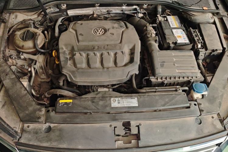 Used Volkswagen Magotan 2019 330TSI DSG Luxury Model China V Standard Engine Bay