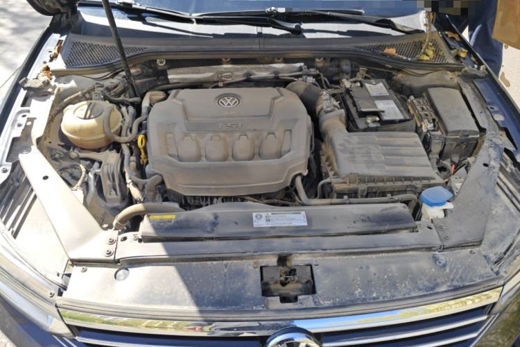 Used Volkswagen Magotan 2019 330TSI DSG Luxury Model China V Standard Engine Bay