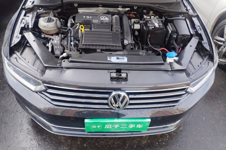 Used Volkswagen Magotan 2019 280TSI DSG Comfort Model China V Standard Engine Bay