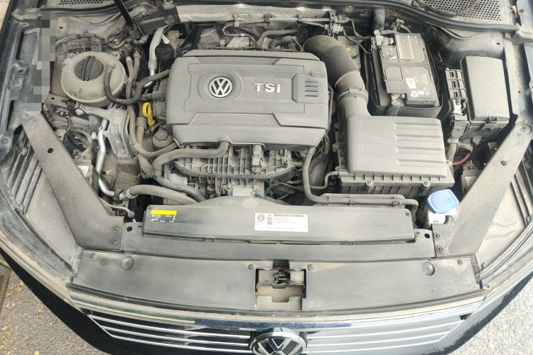 Used Volkswagen Magotan 2019 380TSI DSG Luxury Model China V Standard Engine Bay