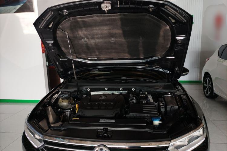 Used Volkswagen Magotan 2019 330TSI DSG Leading Edition China V Standard Engine Bay