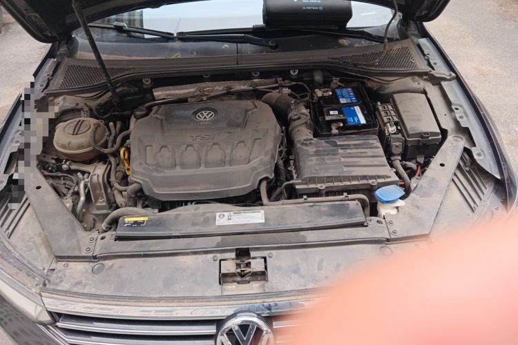 Used Volkswagen Magotan 2019 330TSI DSG Luxury Model China V Standard Engine Bay