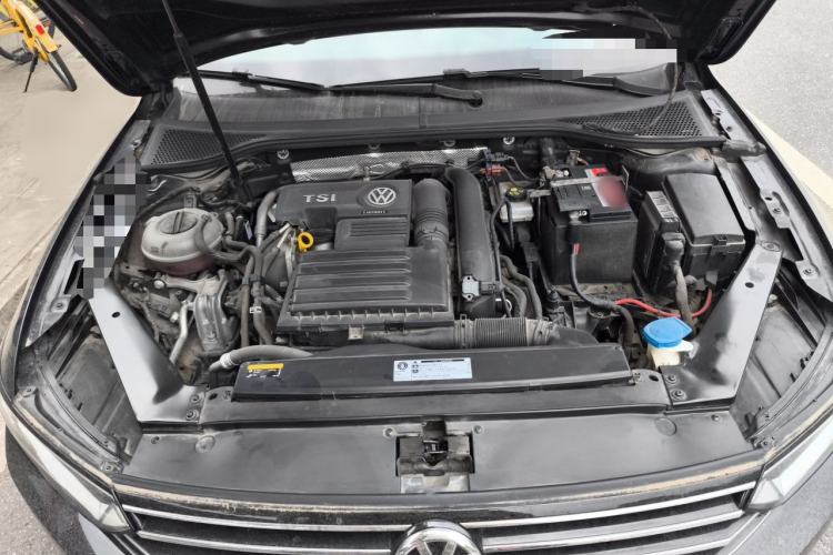 Used Volkswagen Magotan 2019 280TSI DSG Comfort Model China V Standard Engine Bay
