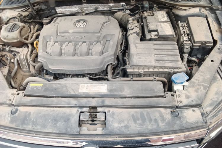 Used Volkswagen Magotan 2019 330TSI DSG Leading Edition China V Standard Engine Bay