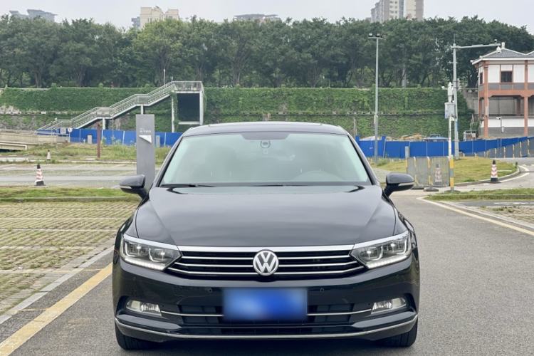 Used Volkswagen Magotan 2019 330TSI DSG Leading Model China VI Standard Exterior 1
