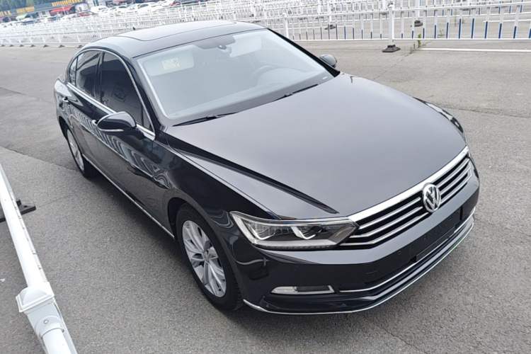 Used Volkswagen Magotan 2019 330TSI DSG Luxury Model China V Standard Exterior 1