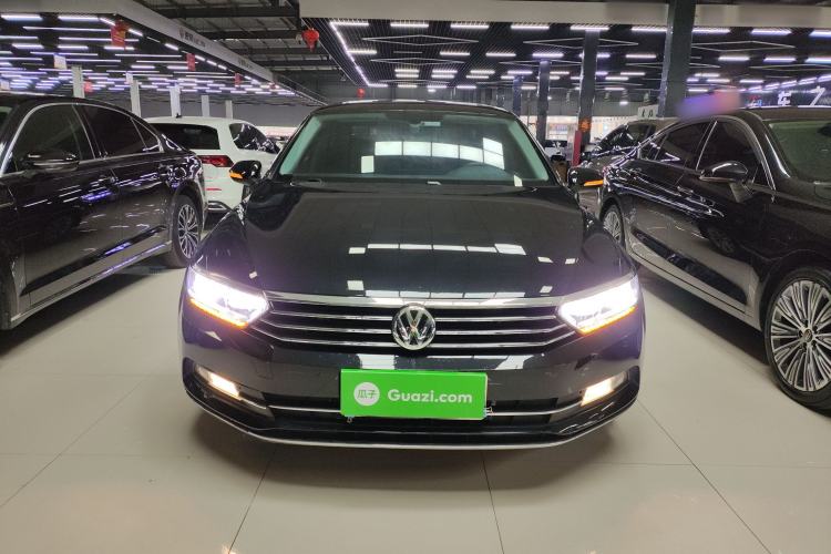 Used Volkswagen Magotan 2019 330TSI DSG Luxury Version China VI Standard Exterior 1