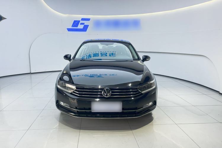 Used Volkswagen Magotan 2019 330TSI DSG Luxury Version China VI Standard Exterior 1