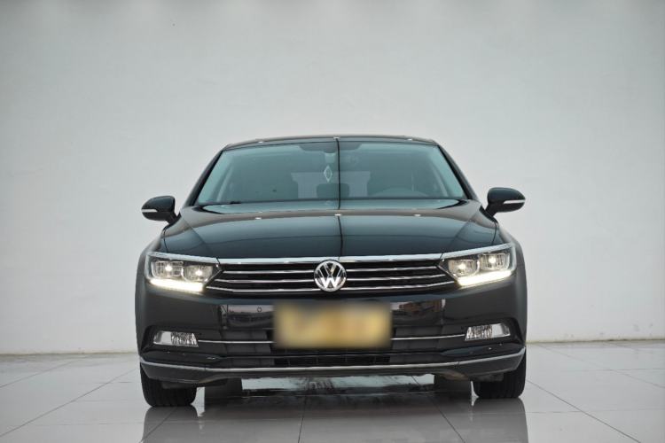 Used Volkswagen Magotan 2019 330TSI DSG Luxury Model China V Standard Exterior 1
